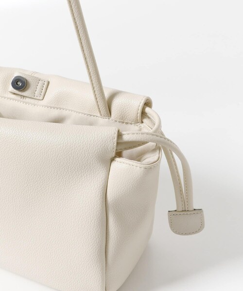 URBAN RESEARCH DOORS（アーバンリサーチドアーズ）の「2WAY巾着ショルダーバッグ（ショルダーバッグ・レディース・BLACK/IVORY/L.BLUE・one）」の9枚目の写真