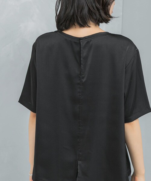 URBAN RESEARCH ROSSO（アーバンリサーチロッソ）の「UVカットサテンブラウス（Tシャツ/カットソー・レディース・MAUVEPINK/BLACK/OFF 1・Free）」の21枚目の写真