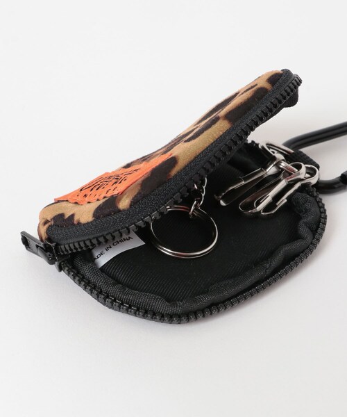 ITEMS URBANRESEARCH（アイテムズ アーバンリサーチ）の「UNIVERSAL OVERALL　U.O.Multi Key Case（キーケース/キーアクセサリー・メンズ・BLK/AML・-）」の11枚目の写真