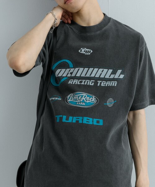 SENSE OF PLACE by URBAN RESEARCH(センスオブプレイスバイアーバンリサーチ)の「フェードロゴグラフィックTシャツ(5分袖)(Tシャツ/カットソー・メンズ・ROYAL BLUE/BLACK/YELLOW・M/L)」の5枚目の写真