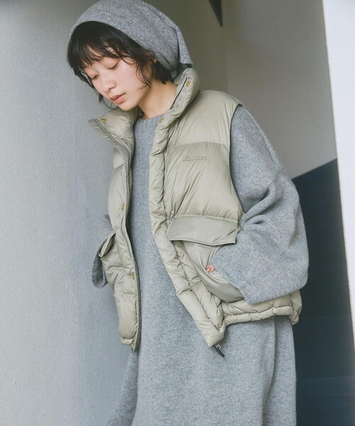 URBAN RESEARCH DOORS（アーバンリサーチドアーズ）の「『別注』Marmot×DOORS　DOWN VEST（その他アウター・レディース・BLACK/SAGE/ORANGE・One）」の10枚目の写真