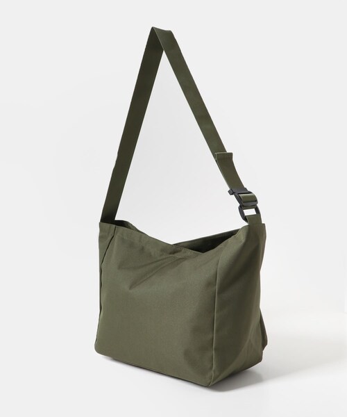 撥水マルチポケットヘルメットショルダー