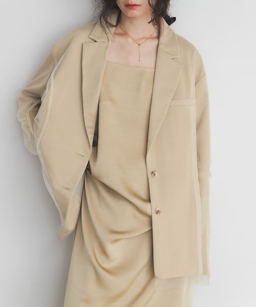 KBF（ケイビーエフ）の「サテンチュールジャケット（テーラードジャケット・レディース・BEIGE/BROWN・One）」の2枚目の写真