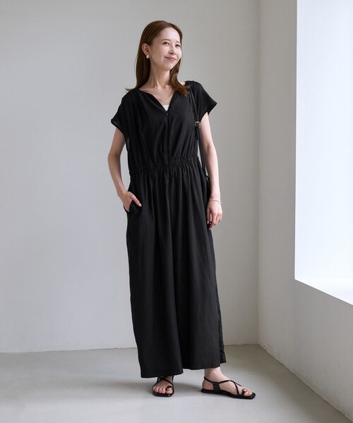 ROPE' PICNIC（ロペピクニック）の「【一部店舗限定】【emur/エミュール】梨地オールインワン（つなぎ/オールインワン・レディース・ブラック/グレー・F）」の6枚目の写真