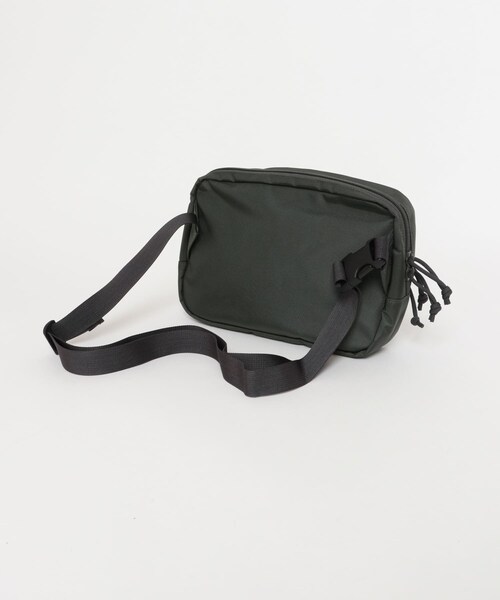 URBAN RESEARCH DOORS(アーバンリサーチドアーズ)の「BRIEFING BS BOX SHOULDER S AG(ショルダーバッグ・メンズ・BLACK/DARK GRAY・FREE)」の8枚目の写真