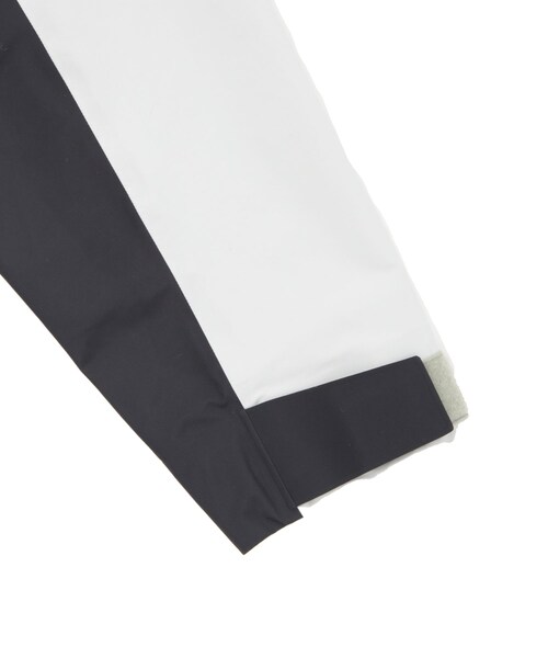 ADAM ET ROPE'（アダムエロペ）の「【BAL/バル】MARMOT GORET-EX LIGHT SPEED JACKET（マウンテンパーカー・メンズ・ライトグレー・3/4）」の8枚目の写真