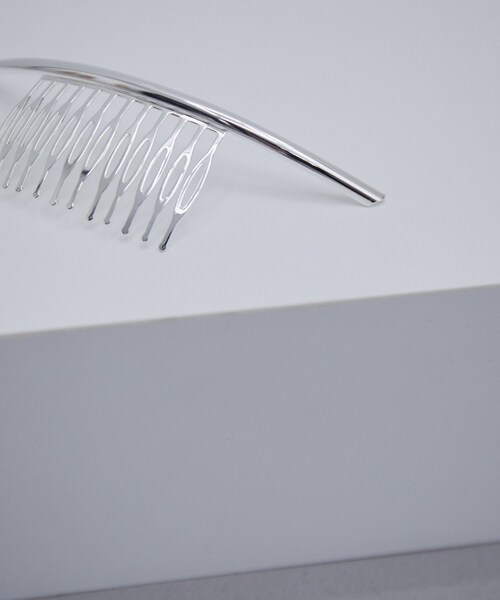 ADAM ET ROPE'（アダムエロペ）の「メタリックバーコーム（バレッタ/ヘアクリップ・レディース・ゴールド/シルバー・F）」の2枚目の写真