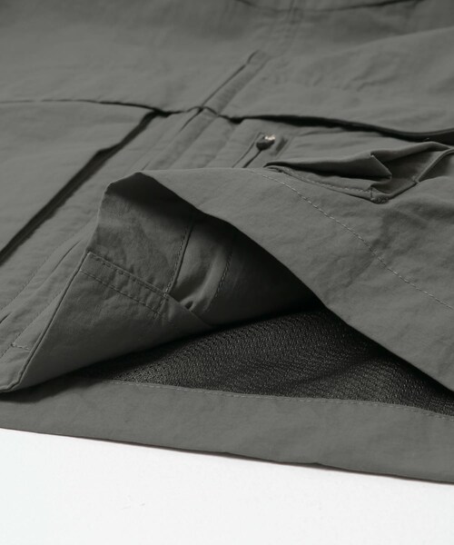 EKAL（エカル）の「『URTECH』ナイロンタッサー ベスト（ベスト・レディース・グラファイト/ネイビー・One）」の15枚目の写真