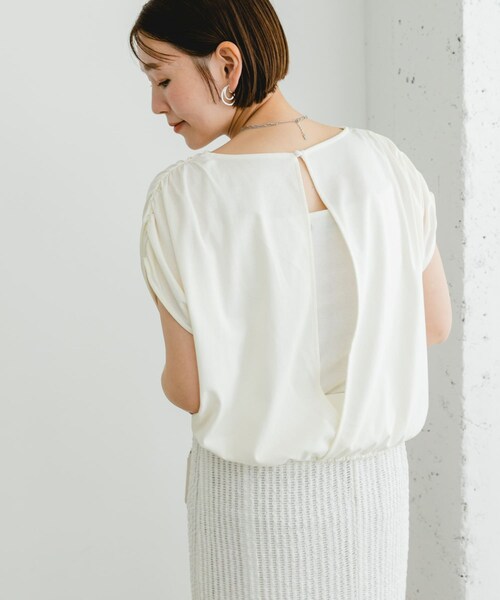 URBAN RESEARCH ROSSO（アーバンリサーチロッソ）の「『UR TECH』F by ROSSO　UVCUTバックオープンクロップドTシャツ（Tシャツ/カットソー・レディース・BLACK/OFF WHITE/YELLOW・FREE）」の9枚目の写真