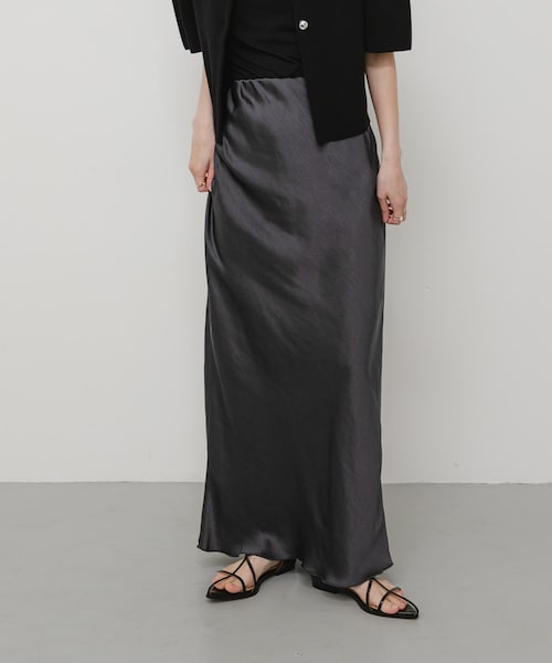 SENSE OF PLACE by URBAN RESEARCH(センスオブプレイスバイアーバンリサーチ)の「サテンアイラインスカート(スカート・レディース・IVORY/BLACK/CHARCOAL/IVO×BLK/BLK×WHT/BEG×WHT・S/M/TALL)」の5枚目の写真