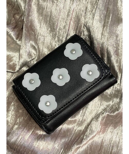 merry jenny（メリージェニー）の「flowerミニウォレット（財布・レディース・ブラック/ピンク/グリーン/ブルー・F）」の2枚目の写真