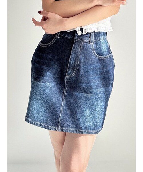 RESEXXY（リゼクシー）の「ベーシックデニムミニスカート（デニムスカート・レディース・アイスブルー/インディゴ・F）」の2枚目の写真