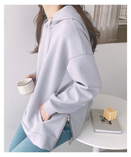 nissen（ニッセン）の「サイドジップダンボールニットパーカー（パーカー・レディース・黒/ラベンダー・F）」の2枚目の写真