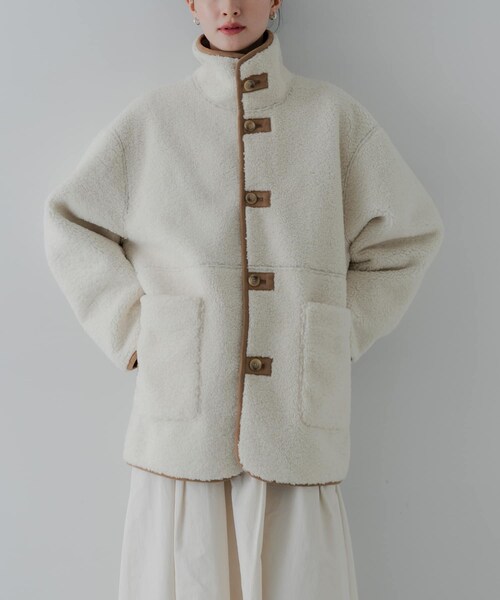 URBAN RESEARCH（アーバンリサーチ）の「ECOPELフェイクムートンリバーシブルコート（ムートンコート・レディース・IVO×CML/BRN×BRN/OFF×GREGE・Free）」の14枚目の写真