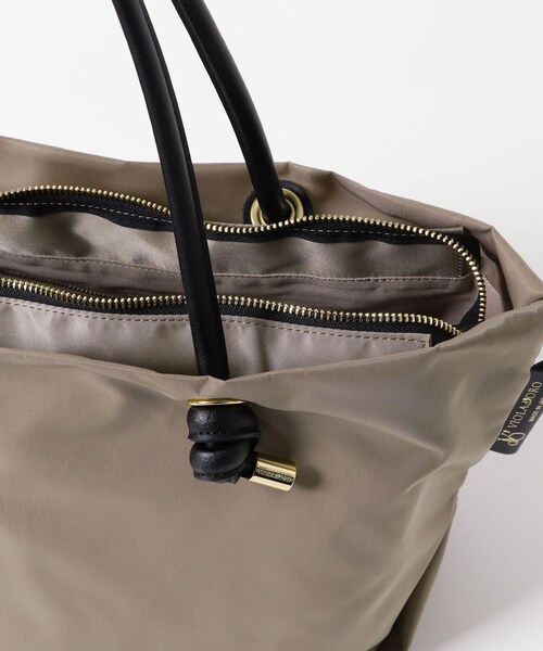 URBAN RESEARCH ROSSO（アーバンリサーチロッソ）の「『一部別注カラー』VIOLA d’ORO　BIANCA M（トートバッグ・レディース・BLKBLK/TAUPEBLK/BLKTAUPE/別注BRNNVY・M）」の18枚目の写真