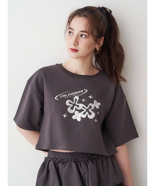 CALNAMUR（カルナムール）の「メタルプリントスウェットプルオーバー（スウェット・レディース・チャコールグレー/ピンク/ブルー・F）」の4枚目の写真