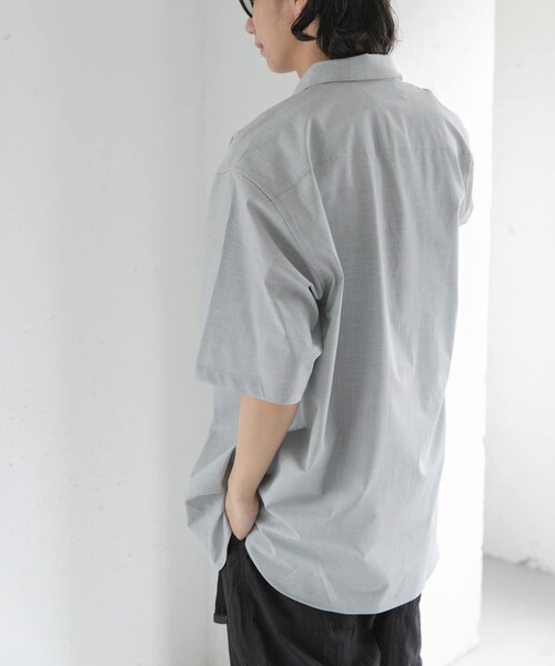 URBAN RESEARCH DOORS(アーバンリサーチドアーズ)の「FORK&SPOON キャリーマンレギュラーカラーシャツ(シャツ/ブラウス・メンズ・LT.GREY/CHARCOAL/KHAKIBROWN・4/5)」の8枚目の写真