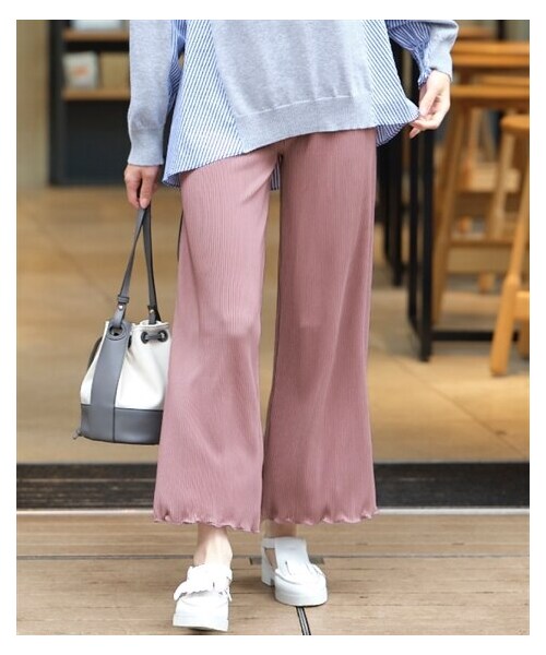 nissen（ニッセン）の「大きいサイズ  ９分丈ゆるストレートプリーツパンツ（ゆったりヒップ）（パンツ・レディース・黒系ドット柄/ネイビー系マルチ柄/スモーキーピンク/黒・L/LL/3L/4L/5L/6L/8L/10L）」の4枚目の写真