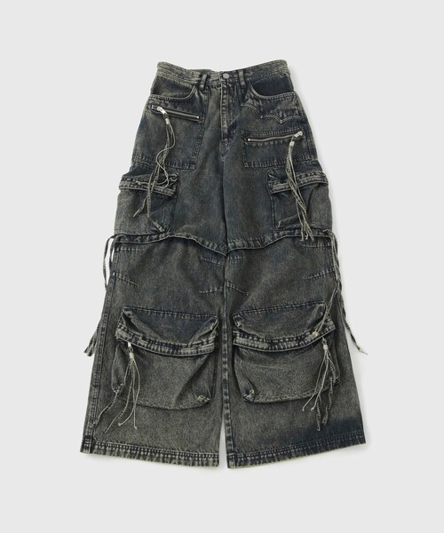 ADAM ET ROPE'（アダムエロペ）の「【FACCIES/ファッチーズ】MULTI-POCKET DENIM CARGO（カーゴパンツ・メンズ・ブラック/ブルー系・1/2）」の4枚目の写真