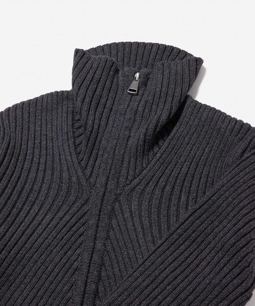 Saturdays NYC（サタデーズ ニューヨークシティ ）の「LEAH CASHMERE ZIP SWEATER（ニット/セーター・レディース・チャコール/グレー・XS/L/XL）」の18枚目の写真