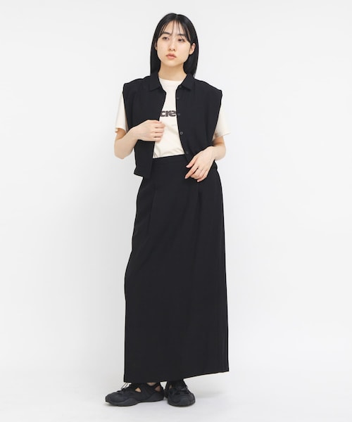 KBF（ケイビーエフ）の「タックブラウスSETスカート（セットアップ・レディース・IVORY/BLACK/ACID KHAKI・One）」の2枚目の写真