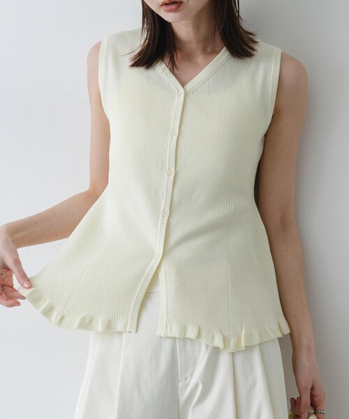 SENSE OF PLACE by URBAN RESEARCH（センスオブプレイスバイアーバンリサーチ）の「『洗濯可/毛玉防止』SKINProof抗ピルペプラムニットカーディガン（ニット/セーター・レディース・IVORY/BLACK/GRAY・One）」の5枚目の写真