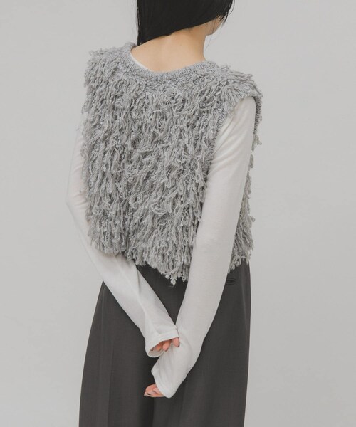 KBF(ケイビーエフ)の「ループニットベスト(ベスト・レディース・BEIGE/BROWN/CHARCOAL/GRAY・one)」の8枚目の写真