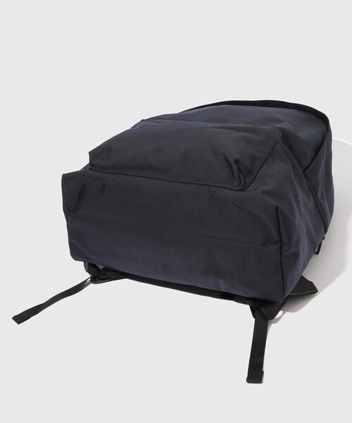 ADAM ET ROPE'（アダムエロペ）の「【MONOLITH/モノリス】BACKPACK PRO SOLID M（バックパック/リュック・メンズ・ブラック/ネイビー・F）」の6枚目の写真