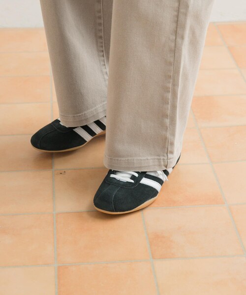 URBAN RESEARCH DOORS(アーバンリサーチドアーズ)の「adidas TOKYO(スニーカー・レディース・コアブラック・23.5/24/24.5)」の3枚目の写真