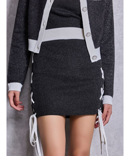 GYDA（ジェイダ）の「フロントレースアップラメニットスカートライクショートパンツ（スカート・レディース・ブラック/ピンク/ネイビー・F）」の2枚目の写真