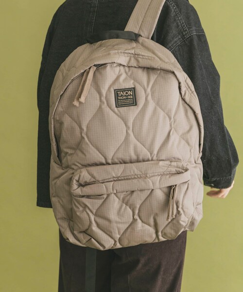 ITEMS URBANRESEARCH（アイテムズ アーバンリサーチ）の「TAION　Military Down Back Pack（バックパック/リュック・メンズ・BLK/D.KHK/PAINT CAMO・-）」の14枚目の写真