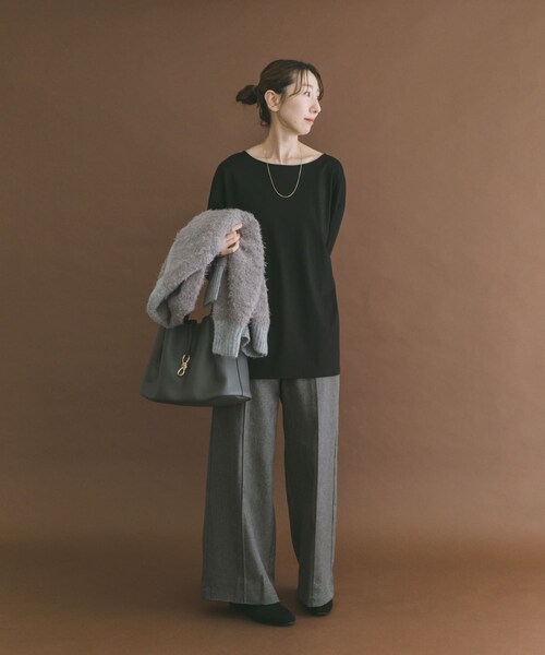 ITEMS URBANRESEARCH（アイテムズ アーバンリサーチ）の「シルケットボートネックロンTシャツ（Tシャツ/カットソー・レディース・WHT/BLK/CHA・Free）」の16枚目の写真