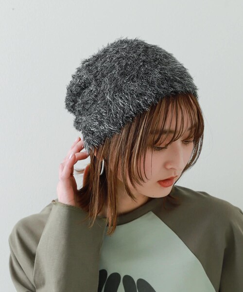 SENSE OF PLACE by URBAN RESEARCH(センスオブプレイスバイアーバンリサーチ)の「『別注』さらさ×SENSE OF PLACE シャギービーニー(ニットキャップ/ビーニー・レディース・OFF WHITE/GRAY・one)」の2枚目の写真