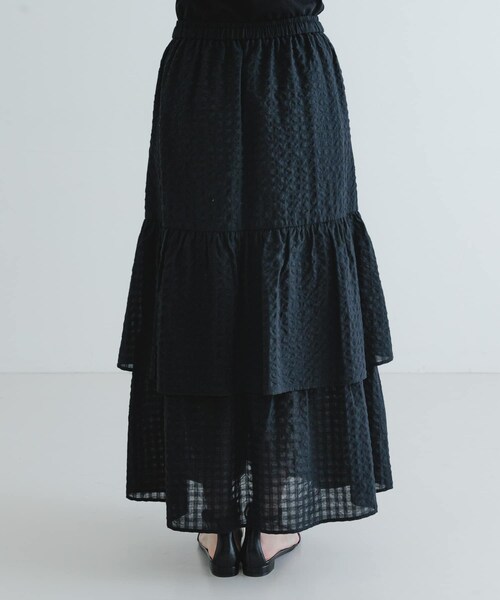 URBAN RESEARCH（アーバンリサーチ）の「サッカーティアードロングスカート（スカート・レディース・CHECK/BLACK・FREE）」の4枚目の写真