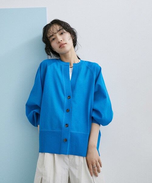 ADAM ET ROPE'（アダムエロペ）の「【WEB限定】キーネックシアーカーディガン（カーディガン/ボレロ・レディース・ブラック/ブラック系/ホワイト/ホワイト系/ブルー/ピンク・F）」の14枚目の写真