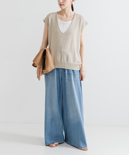 URBAN RESEARCH（アーバンリサーチ）の「リネンコットンVネックニットベスト（ベスト・レディース・BEIGE/OFF/BLUE GRAY・FREE）」の20枚目の写真