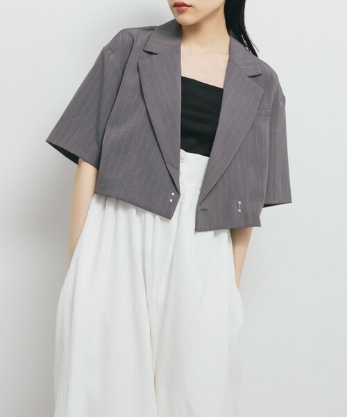 KBF（ケイビーエフ）の「ストライプショートジャケット（テーラードジャケット・レディース・IVORY/CHARCOAL・one）」の15枚目の写真