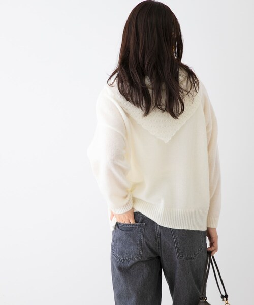 URBAN RESEARCH ROSSO（アーバンリサーチロッソ）の「F by ROSSO　ヘアリーニットプルオーバー+ニットスカーフ（ニット/セーター・レディース・OFF WHITE/BEIGE/GRAY・FREE）」の11枚目の写真