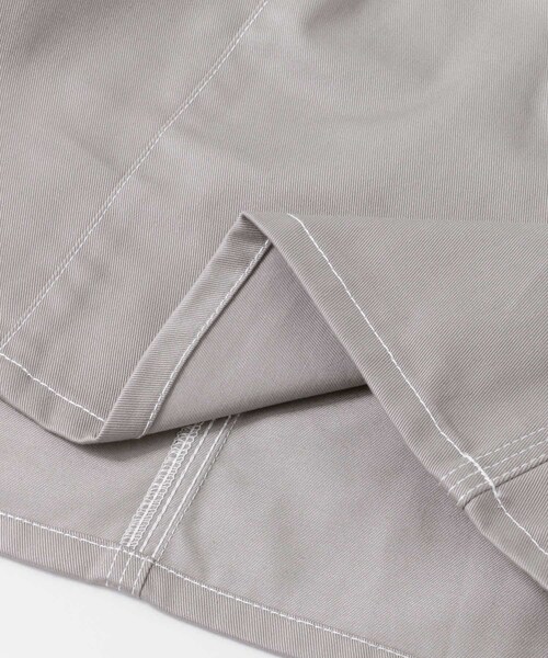 URBAN RESEARCH DOORS（アーバンリサーチドアーズ）の「UNIVERSAL OVERALL×DOORS　別注SHORT PAINTER SKIRT∴（スカート・レディース・BEIGE/GRAY・M/L）」の5枚目の写真