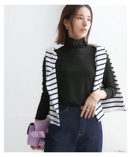 nissen（ニッセン）の「細リブハイネックカットソートップス＜大きいサイズ有＞（Tシャツ/カットソー・レディース・オフホワイト/黒/スモーキーサックス/エクリュ/コーラル/ネイビー/チャコールブラウン/オフホワイト×黒ボーダー/ライトグレー/フューシャピンク/ハニーイエロー/ネイビー×オフホワイトボーダー/エメラルドグリーン・S/M/L/LL/3L/4L/5L/6L/8L/10L）」の20枚目の写真