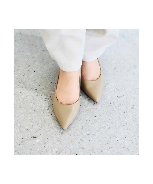 carino(カリーノ)の「モード エ ジャコモ カリーノ MODE ET JACOMO carino 【公式オンラインストア限定】ポインテッドトゥプレーンパンプス(5cmヒール) (パンプス・レディース・BL/GYS/BGO/PKS/BG/IV/SV/BLB/NVS・225/22.5cm/230/23cm/235/23.5cm/240/24cm/245/24.5cm)」の13枚目の写真