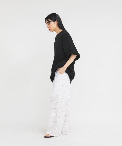 KBF（ケイビーエフ）の「バックオープンWIDEスウェット（スウェット・レディース・OFF/BLACK/TOPGRAY・One）」の19枚目の写真