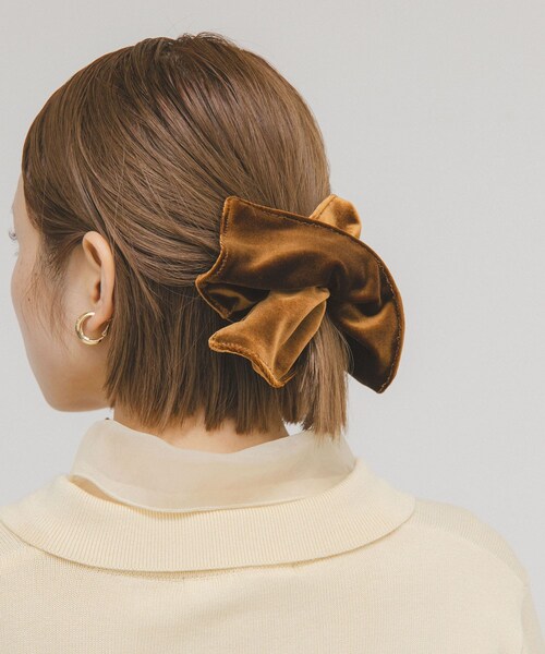 KBF（ケイビーエフ）の「スクエアベロアシュシュ（ヘアゴム・レディース・BROWN/BLACK・One）」の9枚目の写真