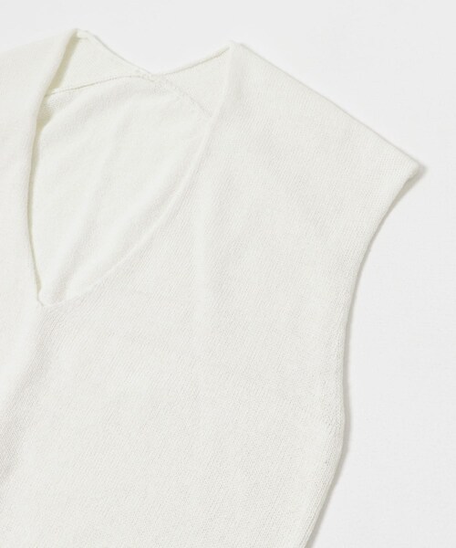 URBAN RESEARCH（アーバンリサーチ）の「リネンコットンVネックニットベスト（ベスト・レディース・BEIGE/OFF/BLUE GRAY・FREE）」の13枚目の写真