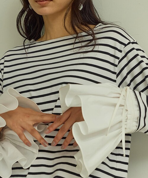 URBAN RESEARCH ROSSO（アーバンリサーチロッソ）の「Mewl　シャツスリーブボーダーTOPS（Tシャツ/カットソー・レディース・OWHITE/BLACK・Free）」の5枚目の写真