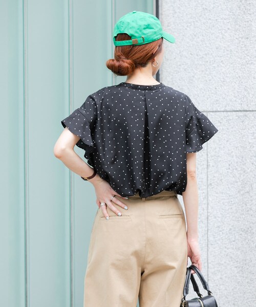 URBAN RESEARCH(アーバンリサーチ)の「フレンチスリーブスキッパーブラウス(シャツ/ブラウス・レディース・OFF WHITE/BLACK DOT/SAX・Free)」の18枚目の写真