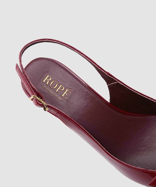 ROPE'(ロペ)の「ベルトトップヒールパンプス(パンプス・レディース・ブラック/レッド・36/36.5/37/37.5)」の17枚目の写真