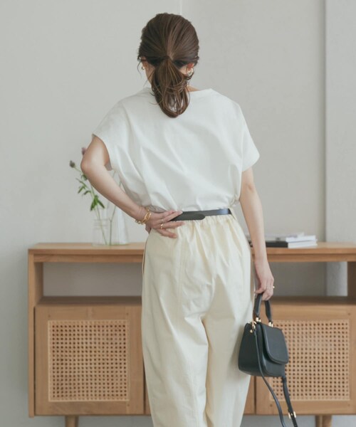 URBAN RESEARCH DOORS(アーバンリサーチドアーズ)の「『UR TECH ひやサラクール』ドライコットンボートネックプルオーバー(Tシャツ/カットソー・レディース・MUSTARD/OFF/PINK/BLUE/NAVY/GRN/TOP GRAY・M)」の9枚目の写真