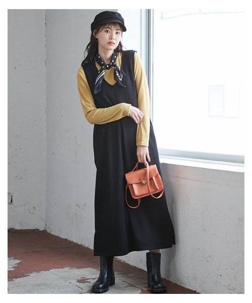 nissen（ニッセン）の「大きいサイズVネックもちもちやわらかジャンパースカート（ワンピース・レディース・キャラメル/杢チャコールグレー/黒/カーキ・L/LL/3L/4L/5L/6L/8L/10L）」の3枚目の写真