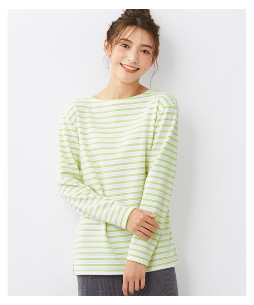 nissen（ニッセン）の「＜大きいサイズ＞長袖ボートネックリップルボーダーゆるカットソートップス（Tシャツ/カットソー・レディース・オレンジ×オフホワイト/ラベンダー×オフホワイト/オフホワイト×ライム/ネイビ―×オフホワイト/黒×杢グレー/オフホワイト×杢チャコールグレー/ネイビー×赤/モカブラウン×黒/杢グレー×ネイビー/黒×オフホワイト/杢グレー(NET限定色)/黒(NET限定色)/グレイッシュブルー×オフホワイト/オフホワイト×モーブピンク/オフホワイト×ミントグリーン/ネイビー×ベージュ/ミスティーカーキ×オフホワイト/オフホワイト×ブリックレッド/グレージュ×オフホワイト/フレンチブルー×ネイビー/ライトピンク×オフホワイト/ミストカーキ×オフホワイト/ブラウン×ラベンダー/オフホワイト×ゴールドベージュ/モーブピンク/ミントグリーン/オフホワイト×フレンチブルー/フォレストグリーン×オフホワイト/オフホワイト×ネイビー/ネイビー×グリーン/オフホワイト×ラズベリーピンク/オフホワイト×マリンブルー・L/LL/3L/4L/5L/6L/8L/10L）」の6枚目の写真